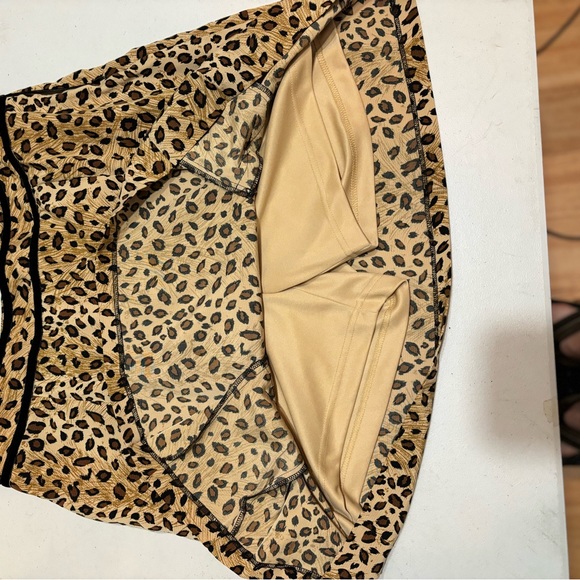 EP Pro Golf Skort 12Multicolored Animal Print Black Trim  Side ZIP Lining EUC - Picture 8 of 12